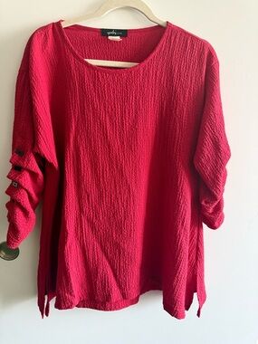 Shi by JOURNEYS Textured Red Roll-Tab Sleeve Tunic